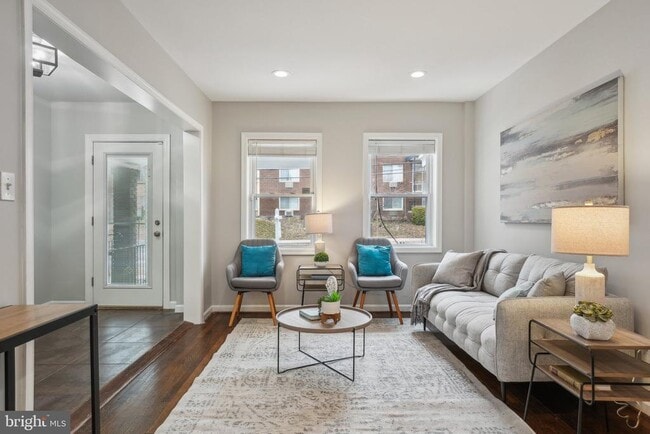 Photo - 3009 7th St NE