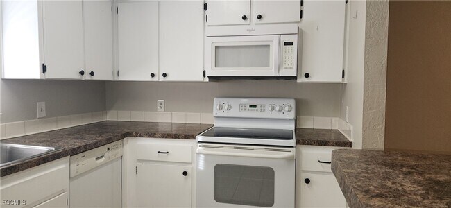 Building Photo - 3609 SE 9th Pl Rental