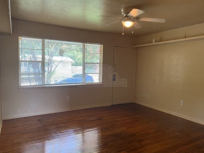 Photo - 110 Bybee Ct