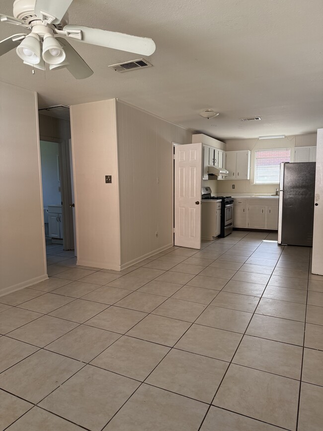 Photo - 4415 Herrmann St