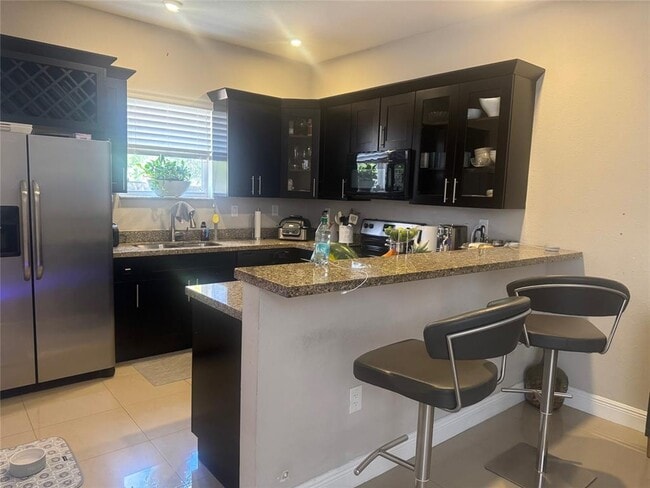 Photo - 798 NE 43rd St