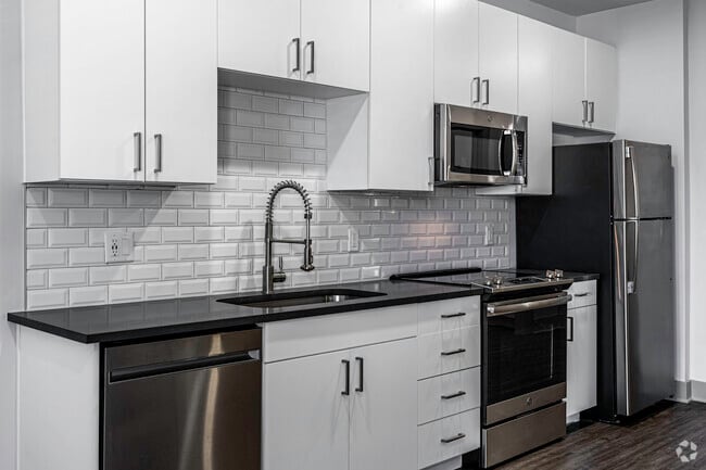 Studio - 556SF - RM West