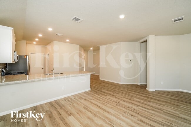 Photo - 6711 Hatchery Way