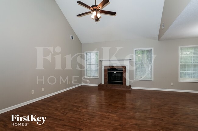 Photo - 145 Garrison Chase