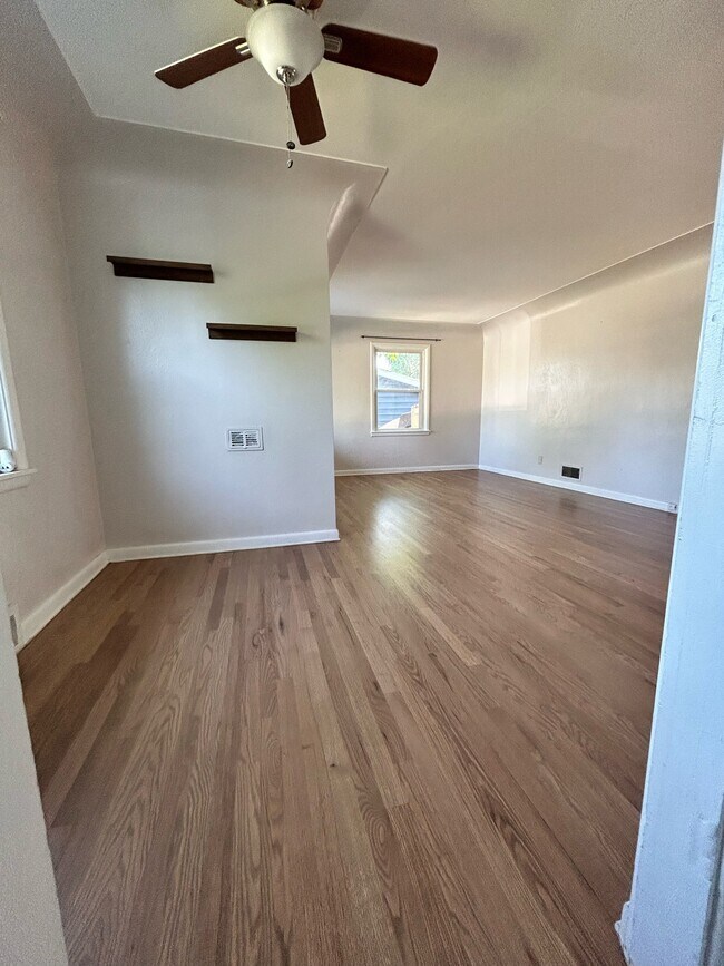 Photo - 71 S Newton St House