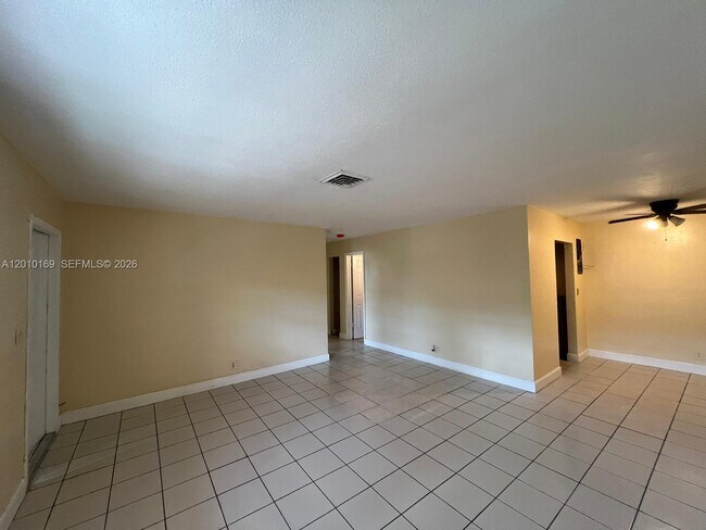 Photo - 5411 NW 22nd St Unidad 5411