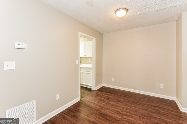 Photo - 5963 Sherwood Trace