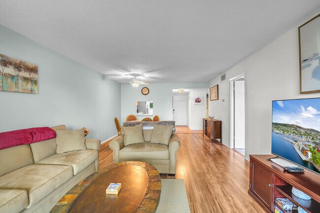 Photo - 210 Lake Evelyn Dr