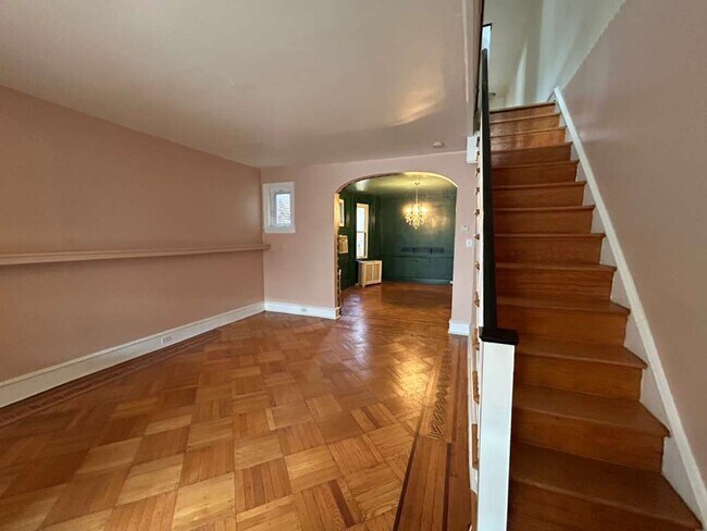 Photo - 4747 Sansom St