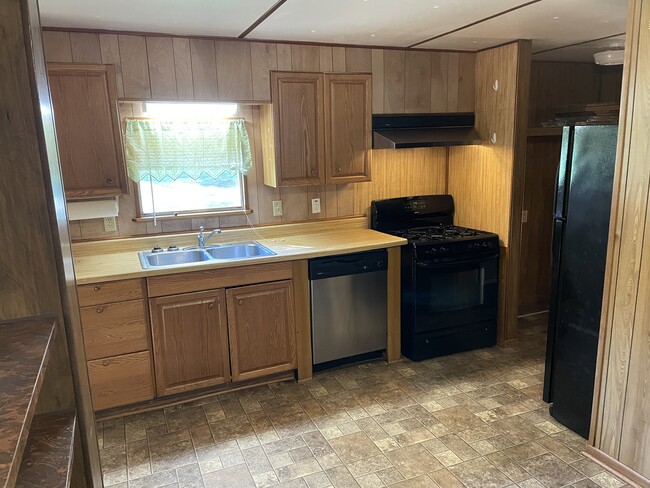 Photo - 117 Monday Dr