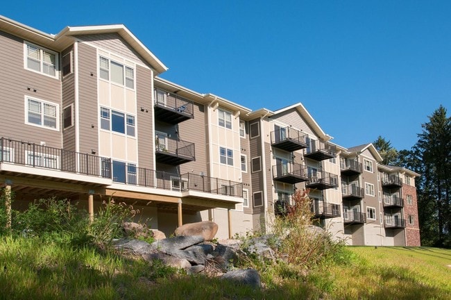 Photo - Lakeville Pointe Apartments