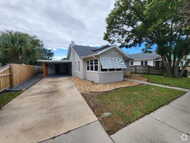 Building Photo - Lovely 3 Bedroom 1 Bath Home