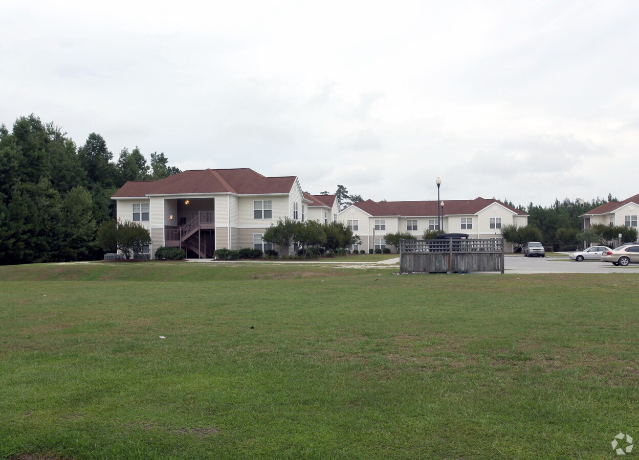 Photo - Seven Oaks Apartments