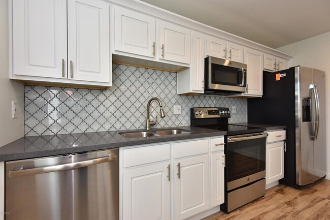 Kitchen - 2308 N 28th PL Apartments