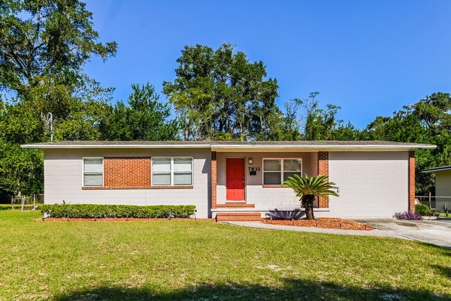 Building Photo - 7832 Denham Rd E