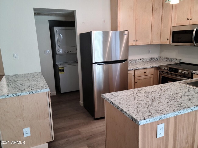 Photo - 1008 W Malibu Dr