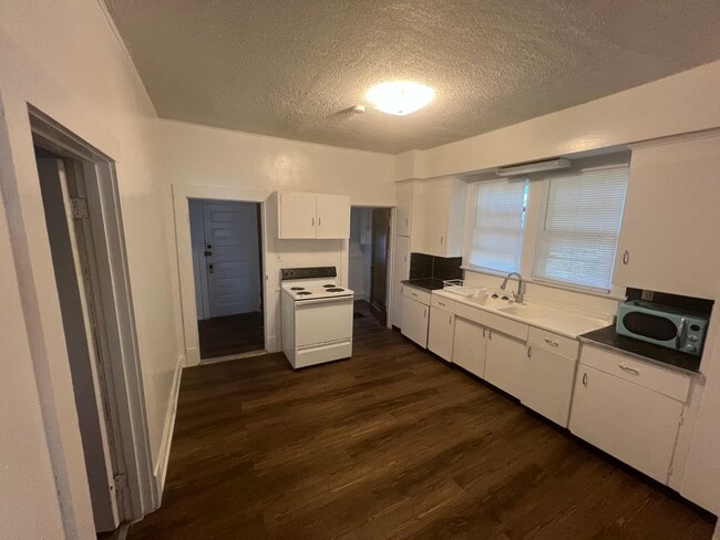 Photo - 2617 Forestdale Ave