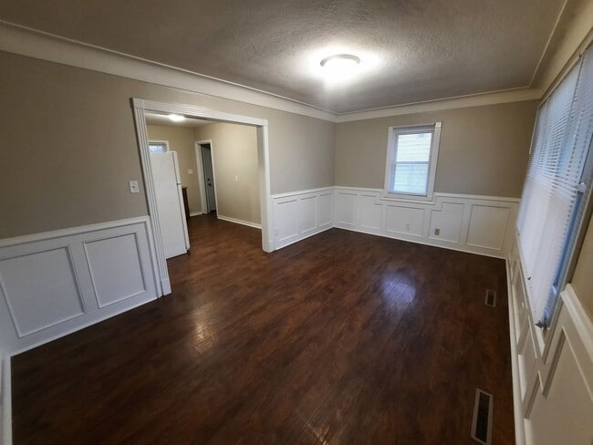 Photo - 3 Bedroom, 1 Bathroom Home!