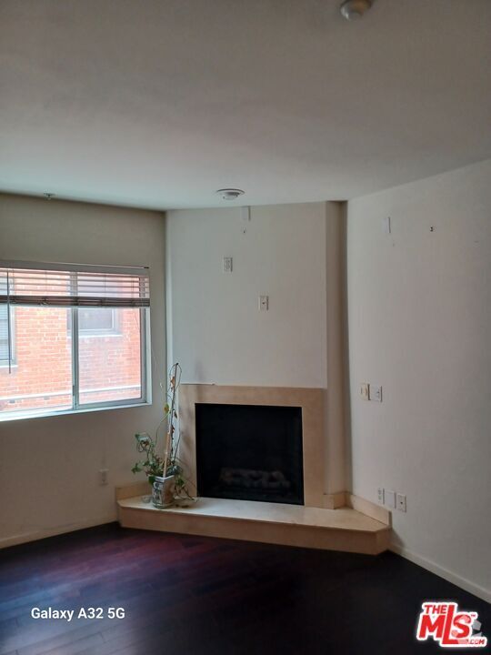 Building Photo - 733 S Manhattan Pl Unit 402 Rental