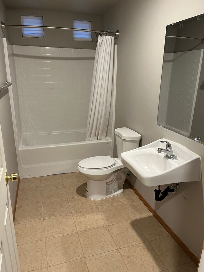 Photo - 304 E. "P" St Unidad 1