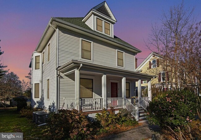 Building Photo - 9 Academy St