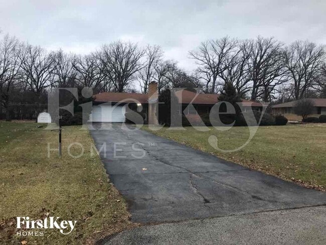 Building Photo - 2543 Oakwood Dr