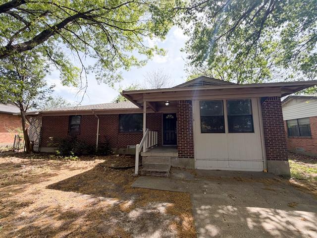 Photo - 118 Brazos St