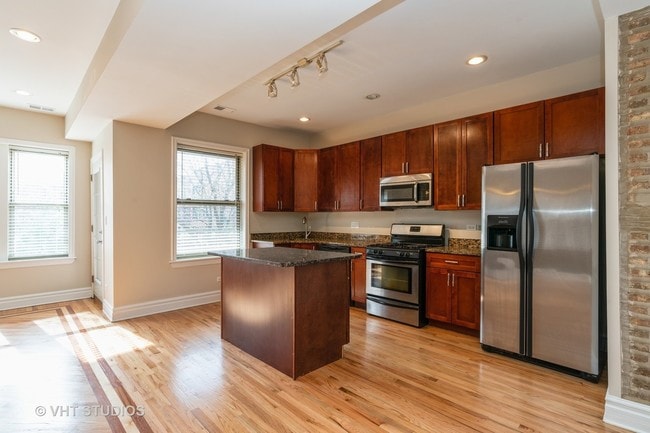 Building Photo - 4847 S Vincennes Ave Unit 2