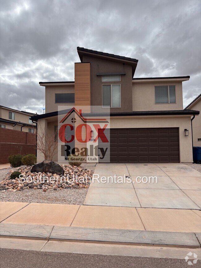 Building Photo - 4 bed / 2.5 bath in Desert Canyons Rental