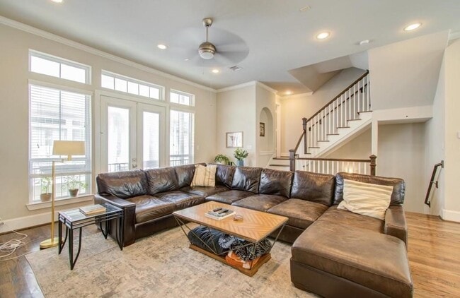 Photo - 243 W 27th St