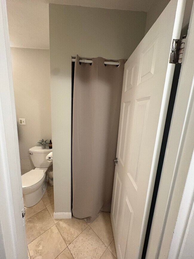 Photo - 63 Selkirk Rd Unidad 8