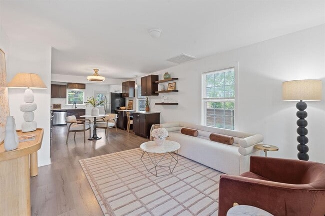 Photo - 1156 Nickols Ave