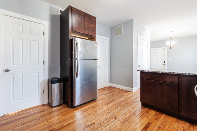 Photo - 2968 N Ridgeway Ave Unit 2R