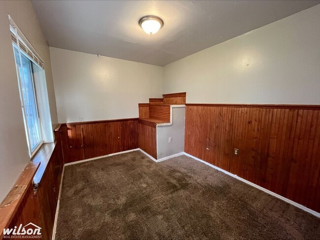 Photo - Large 3bd/1.5ba House in Selah, WA with a Large Backyard!