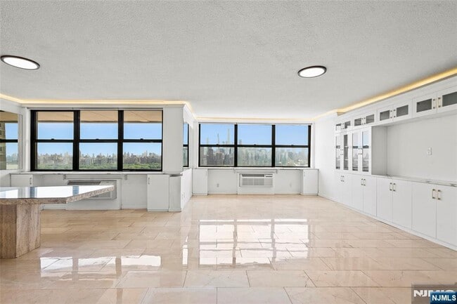 Building Photo - 7004 JFK Blvd E Unit 26D