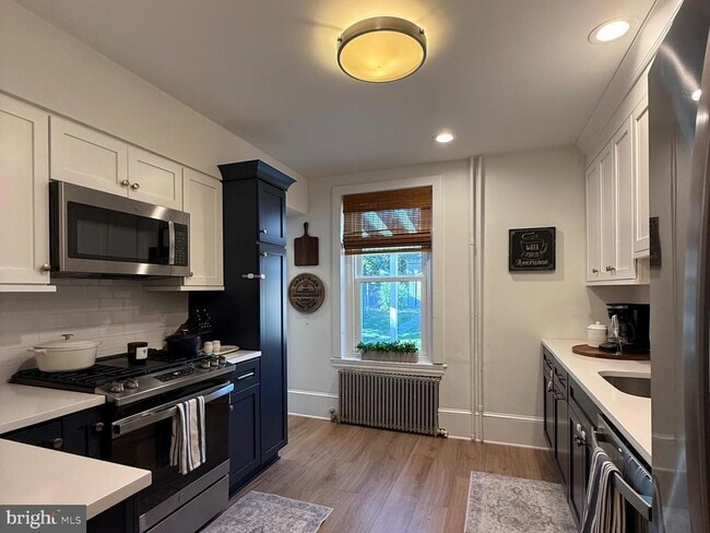 Photo - 810 E Elm St