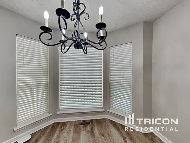 Photo - 2506 Lakeside Dr