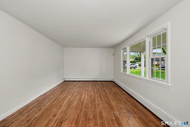 Photo - 44 Barmore Dr W