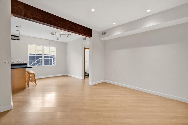 305 Jefferson Ave Unit 2