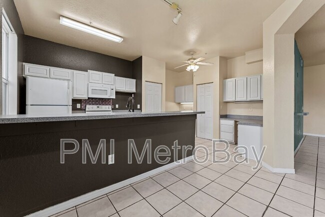 Building Photo - 5039 Sunridge Palms Dr Unit 204 Rental