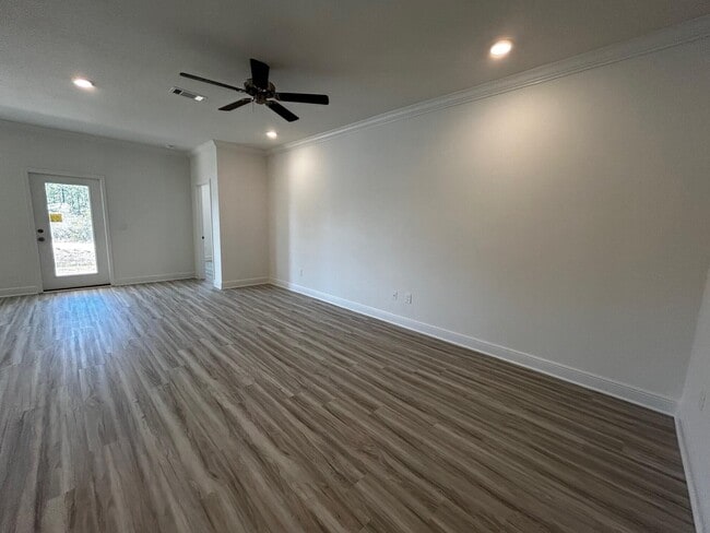 Photo - 250 Piper Cv