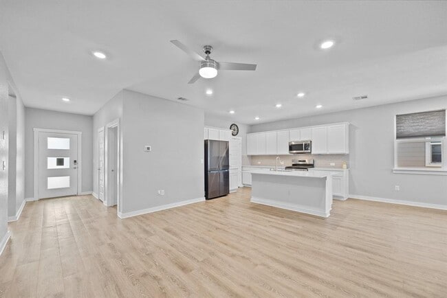 Photo - 129 Cupreata Ln