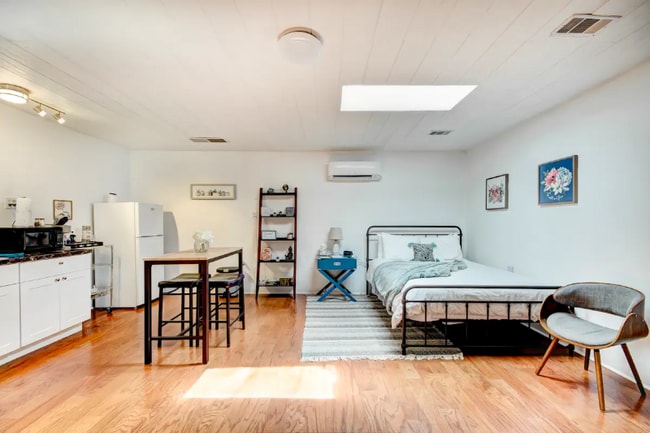 Photo - 410 Harvard Dr SE Unit C