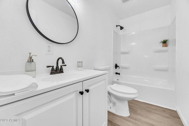 Photo - 1505 W McKinley St Unit Apt 1