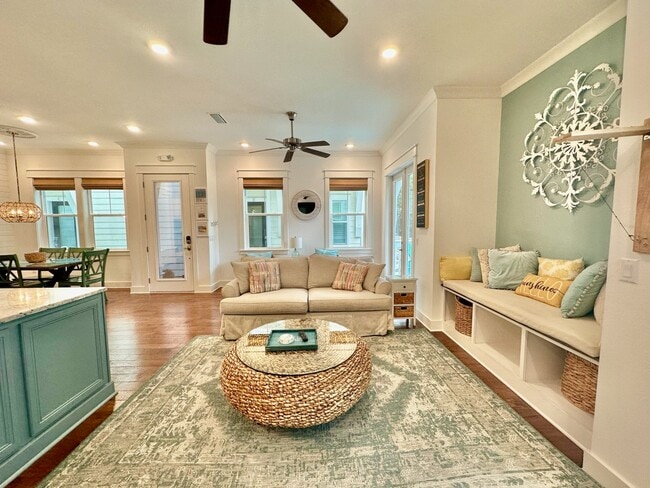 Photo - 18 E Milestone Dr