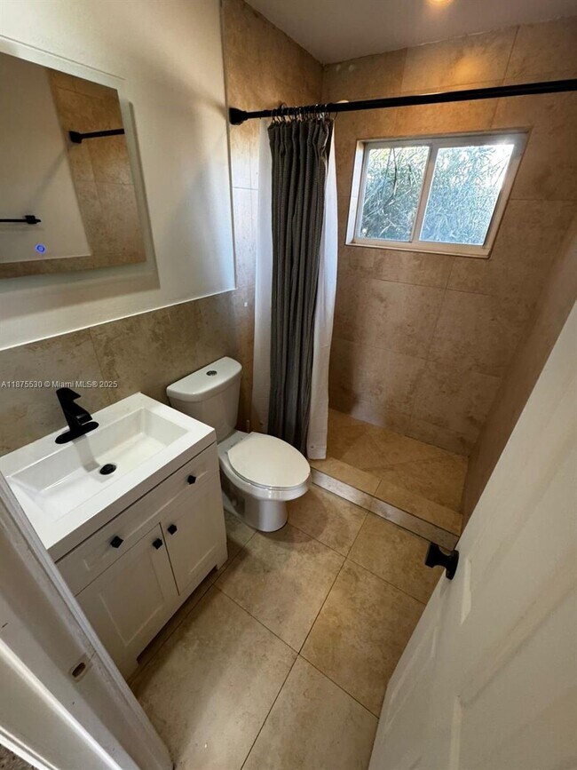 Photo - 2125 NE 14th Ave Unidad 1