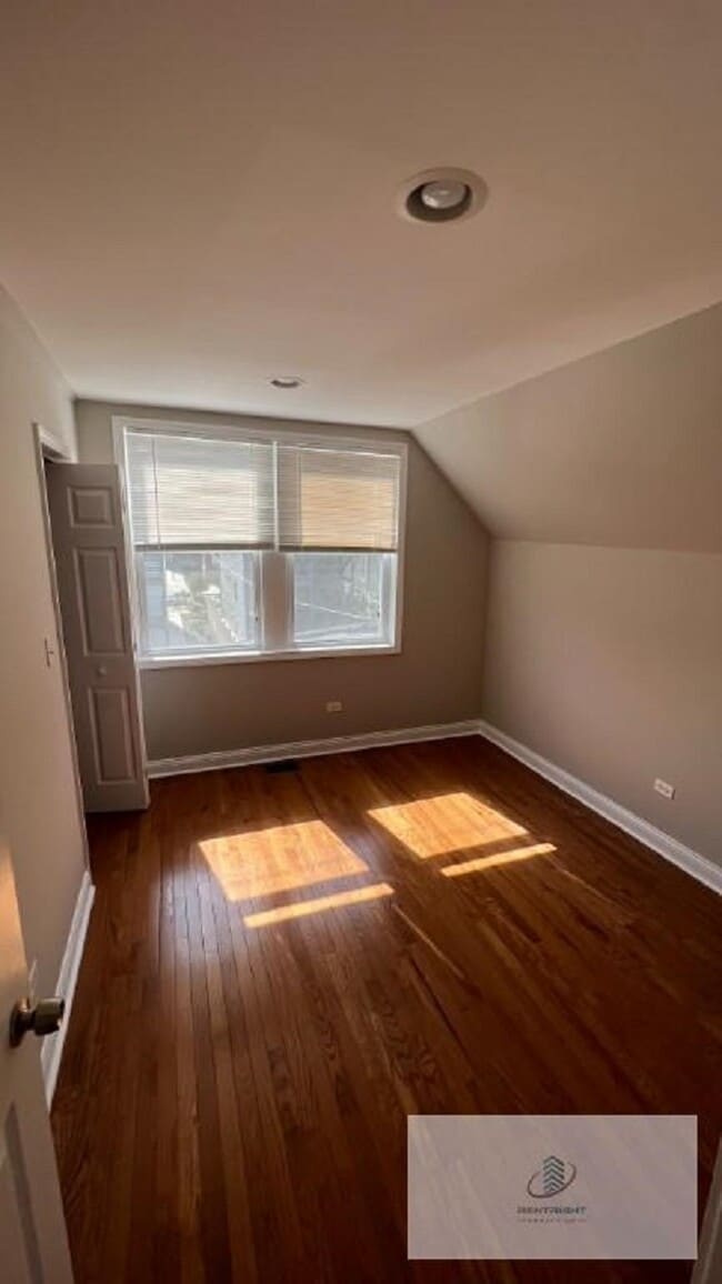 Photo - 3627 W Oakdale Ave Unit # 02F