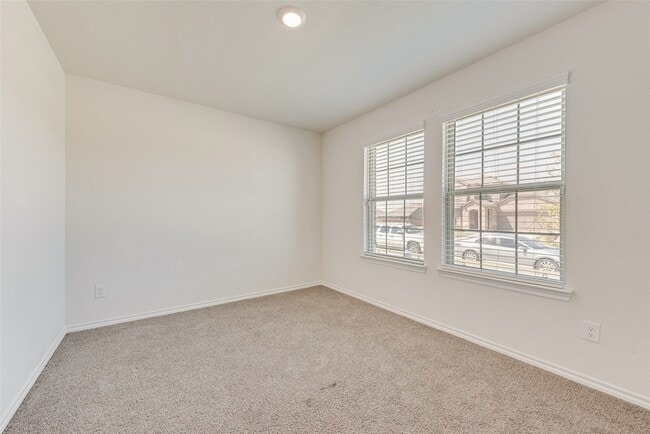 Photo - 2706 Knollwood Trl