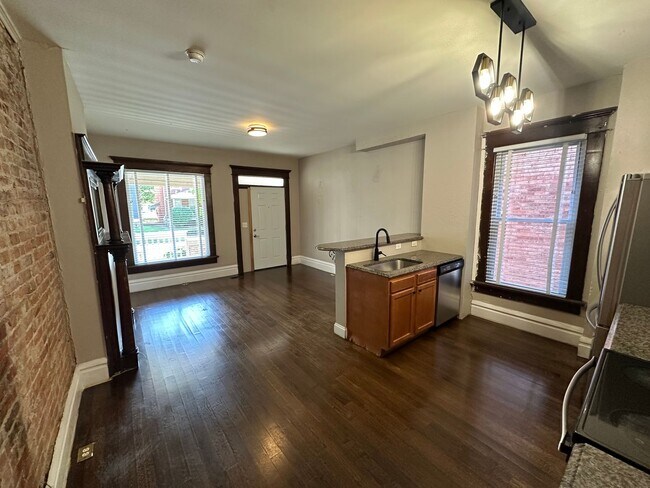 56-58 W 10th Ave