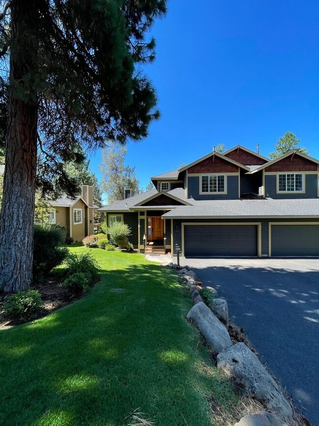 Building Photo - Spacious 3-Bed Home with Private Baths